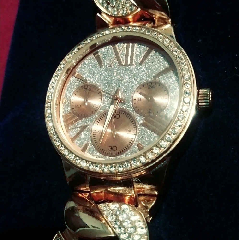 Beautiful Rose-Gold Colored Watch
